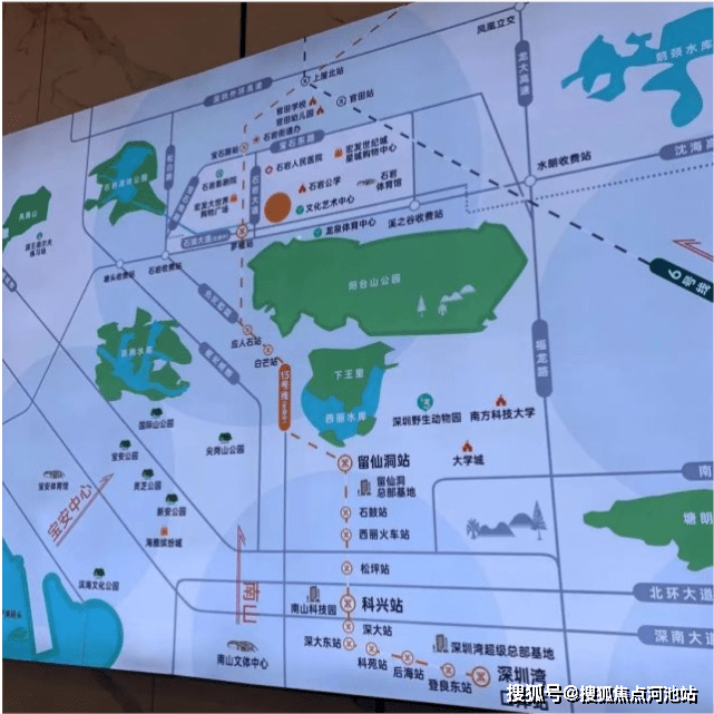 站进南山,6站科技园,9站直达后海,连通深圳湾地铁6号线(已通车)官田站