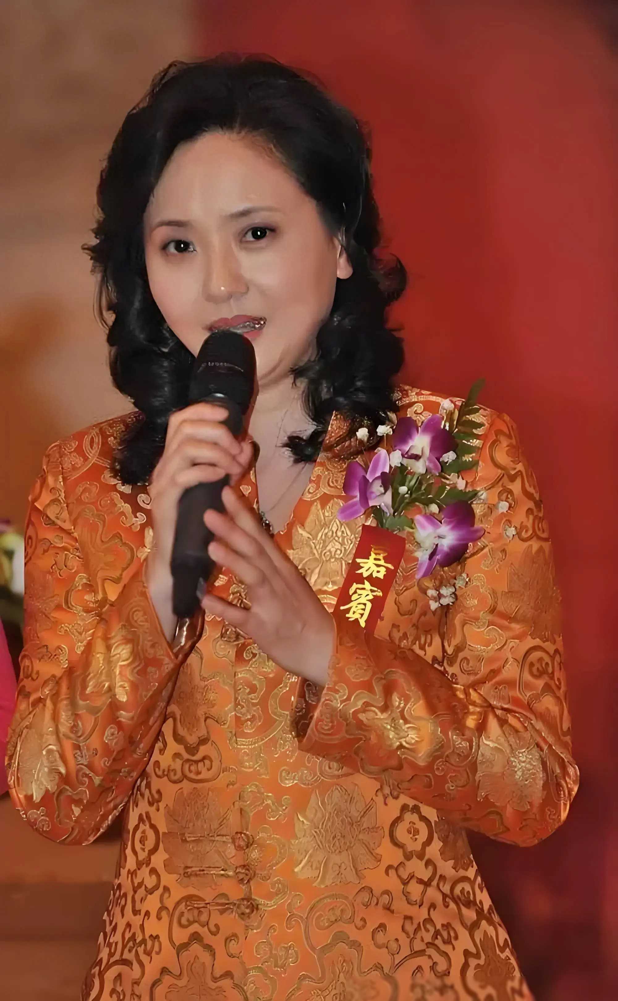 岁陶慧敏亮相见面会,江南美人气质优雅,岁月不败美人!