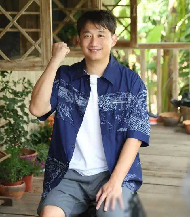 网友偶遇黄磊一家,对黄磊和多多的私下表现印象不佳