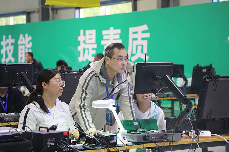 河北省职业院校技能大赛(中职组)"数字产品检测与维护"赛项在雄县举行