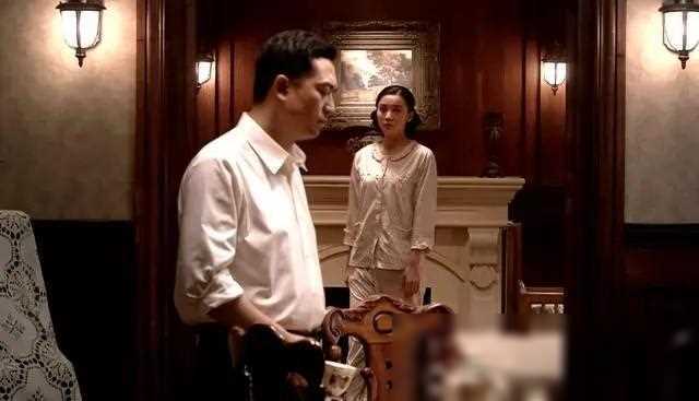 周乙和顾秋妍之间的关系就是一个生动的例证,他们之间的情感承载着