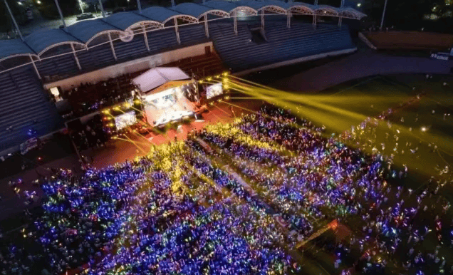 湖南科大樱花音乐节成功举办,袁记云饺助力学子"唱响"美好时光