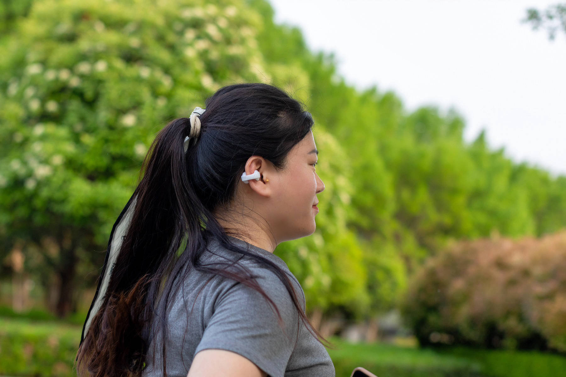 唐麦Q3蓝牙耳机：碳纤维纳米振膜加持，为你呈现沉浸式7D环绕音效