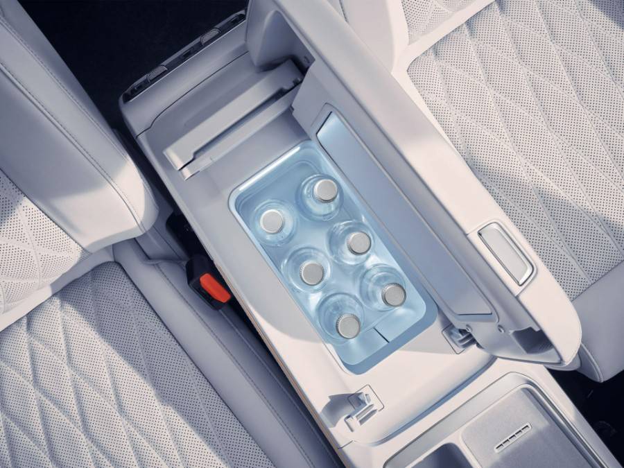 增程又一强手,大战零跑c10,哪吒l正式上市