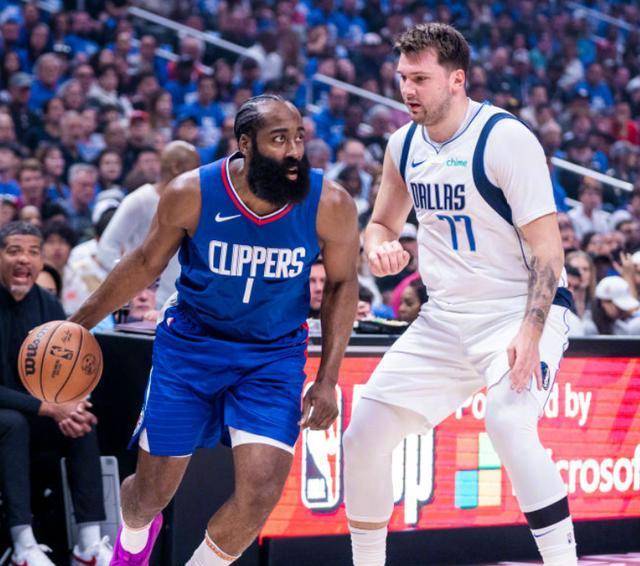 nba季后赛战况回顾:快船轻取独行侠,利拉德尴尬刷新纪录,湖人遭遇困境