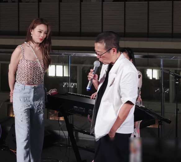 何超琼同性密友派对引发关注,顶级富豪助阵庆生场面奢华