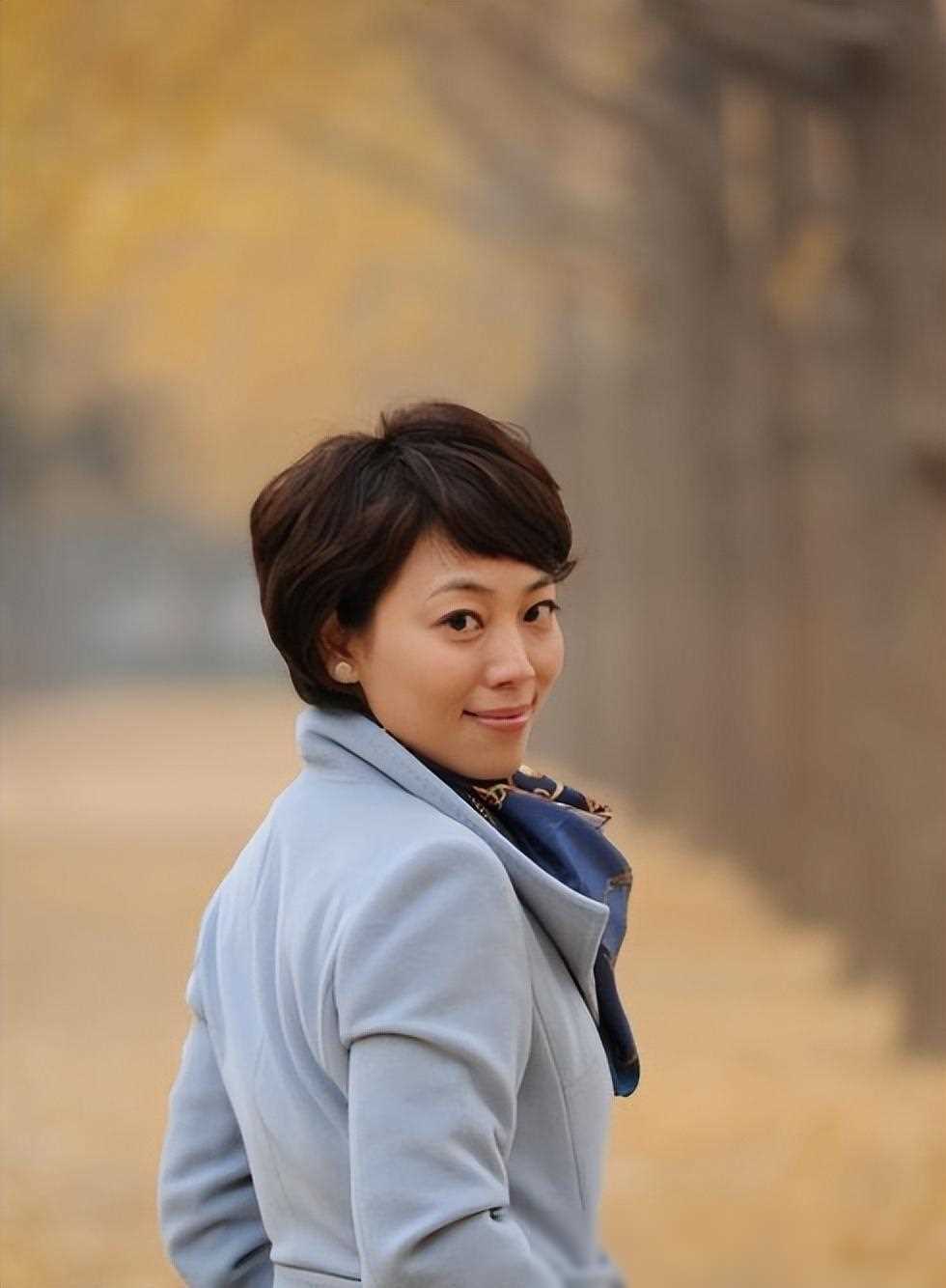 央视铁美人分居年,怀孕仍上班,称是正确选择——_劳春燕_家庭_故事