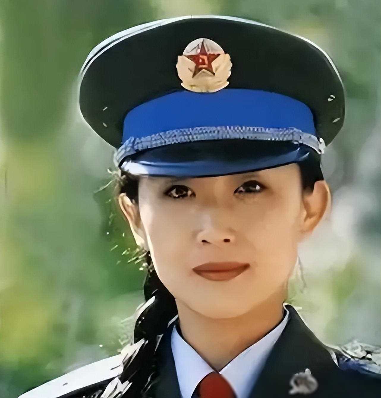 女版陈道明年断粮,岁与亲兄相伴,一生未谈恋情_陈瑾_事业_成功