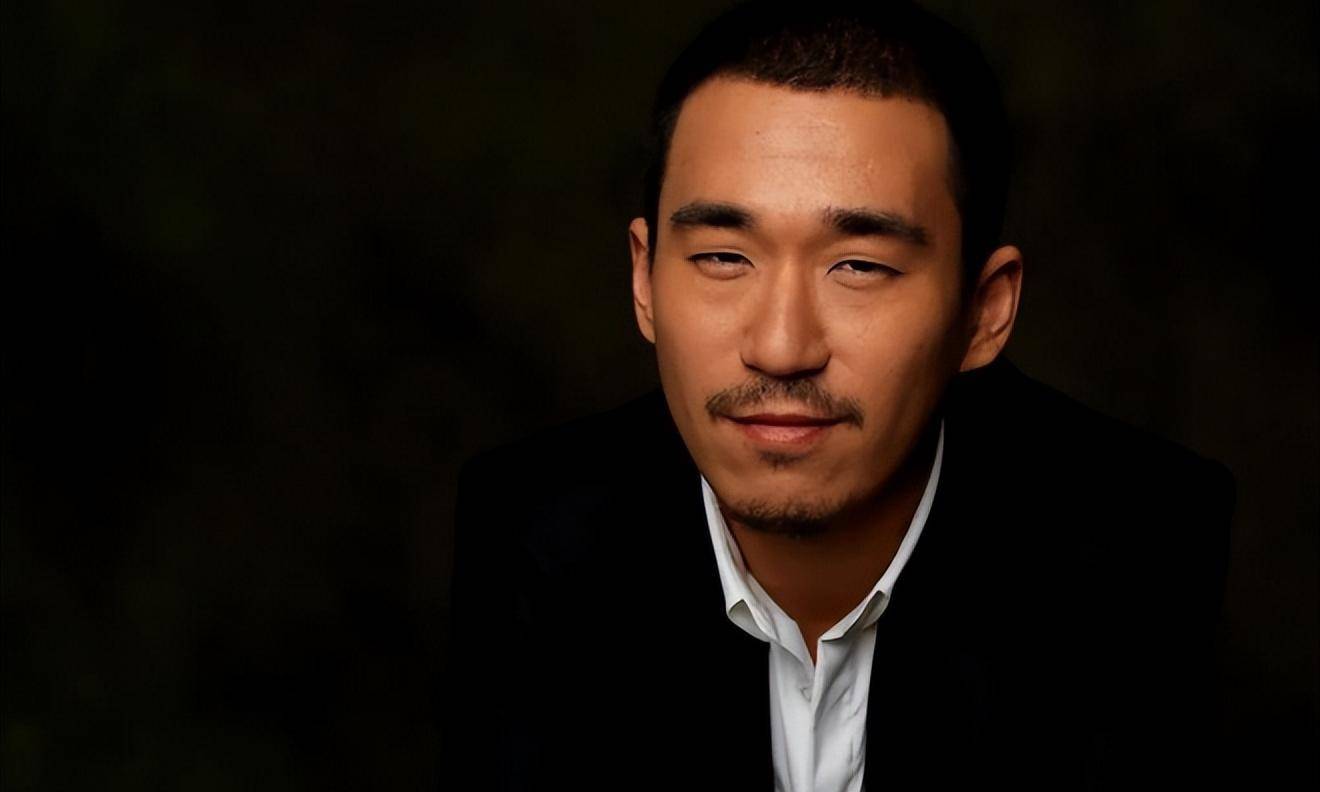 罗忠国:姐姐和张国立分手后,当群演拿100块钱,不找前姐夫帮忙