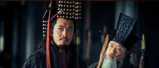 赤壁之战的时候,曹操和孙权刘备双方的兵力对比到底是