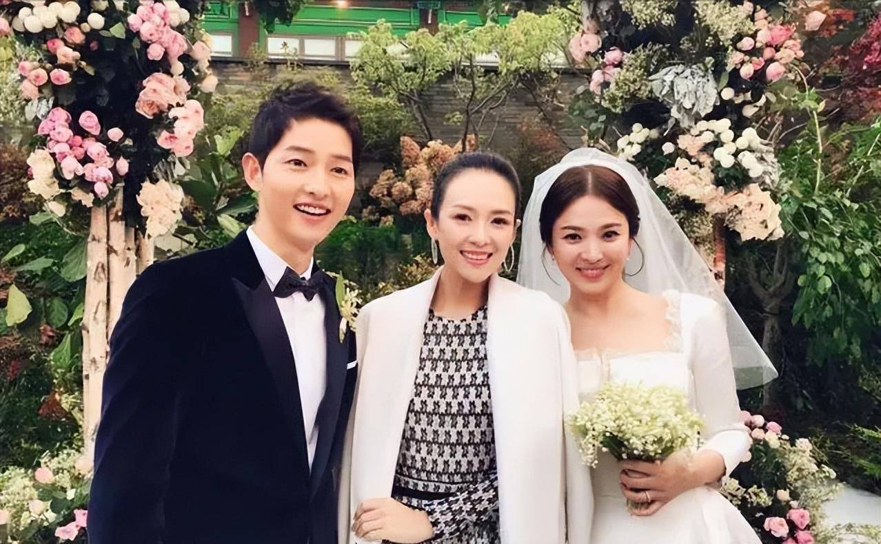 她不仅在国内地位很高,在国际上也同样如此,当年在宋慧乔和宋仲基结婚