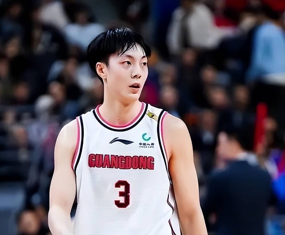 胡明轩献23分和7记三分,助广东男篮117-82大胜广厦,3-1进半决赛会师