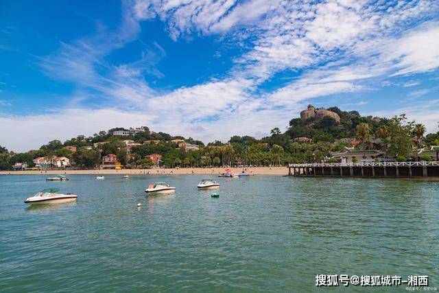厦门景点目不暇接,沿着环岛路漫步,尽情享受海滨生活惬意和自由,记得