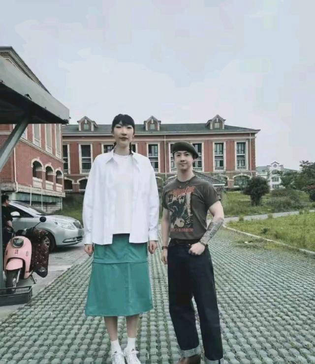 中国女篮名将韩旭:身高211米,多才多艺,收入可观