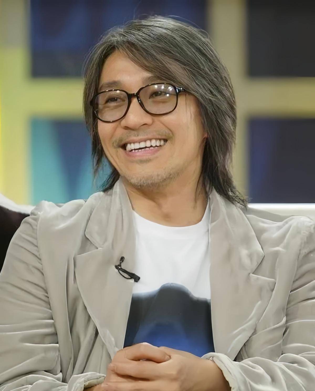 从电影导演沦落到综艺咖,周星驰究竟经历了什么?被对赌协议坑了