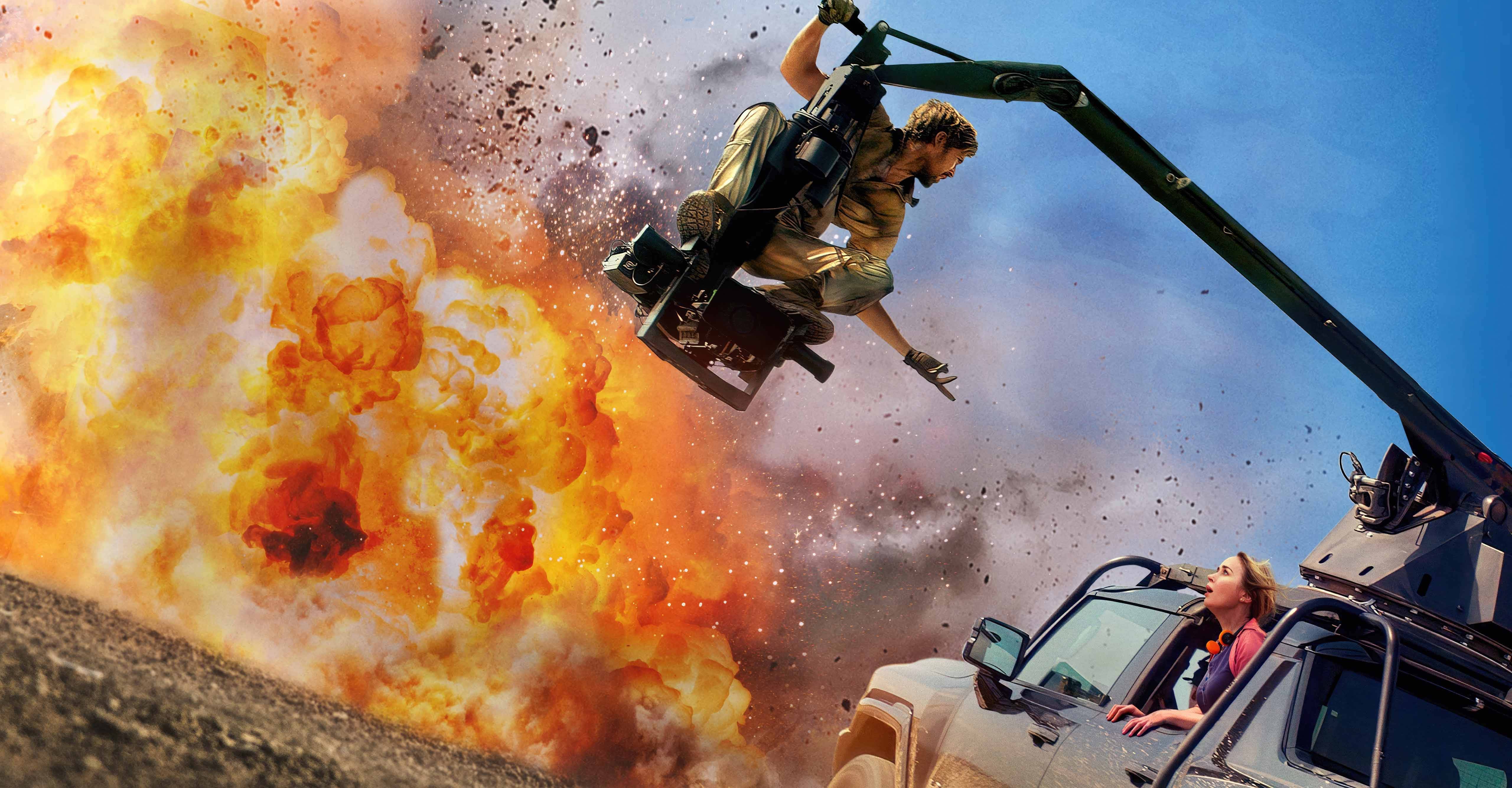 美国大片《特技狂人》:上演大炮翻滚飞车跨越高空坠落!特技演员