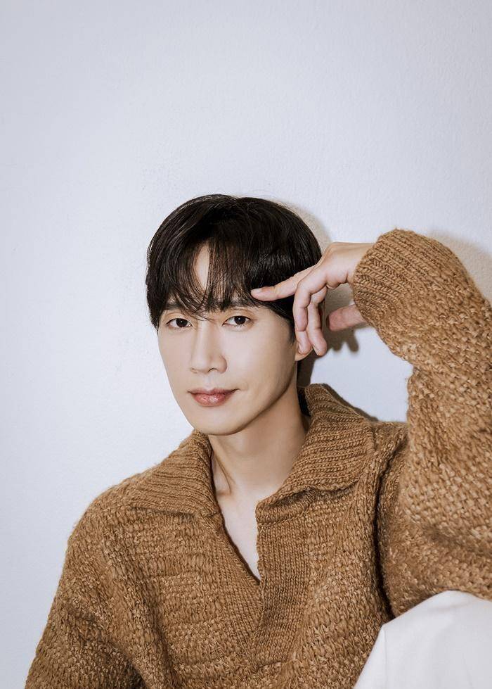 韩国知名男星坦言,《眼泪女王》和《黑暗荣耀》成就了