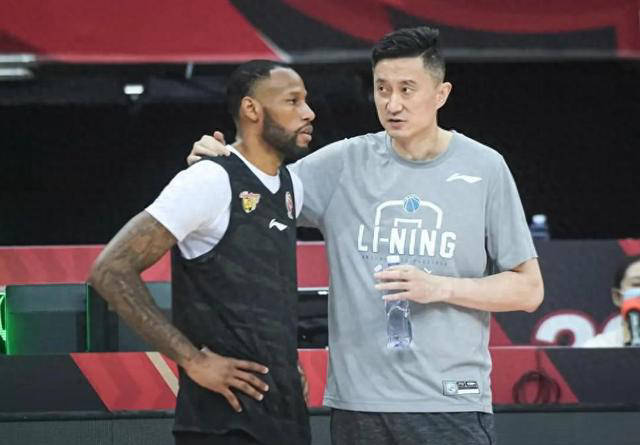 辽宁vs广东!总决赛般的对抗,领略赛前杨鸣和杜锋讲述何事?