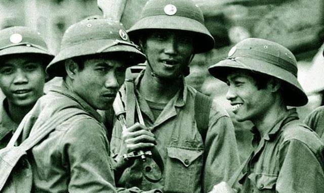 1979年打越南高平:一新兵放哨遭遇2名越南特工,双方都