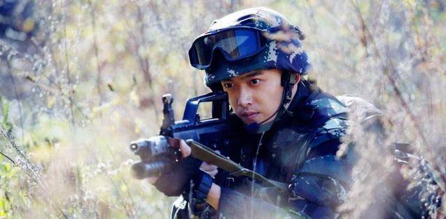 军人和警察丢枪,面临的后果有什么区别?处罚比你想象的要严重