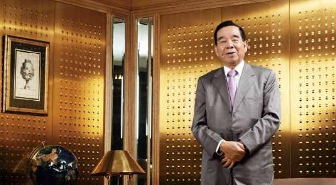 香港富豪郑裕彤,何鸿燊的大靠山,在中国坐拥3栋5百米摩天大楼