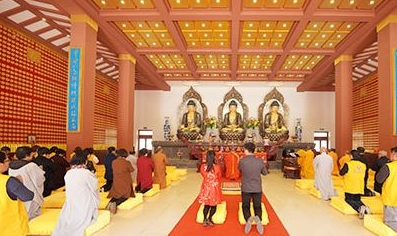 交流访问,来自高野山真言宗总本山金刚峰寺国际局的中岛龙太郎(僧名