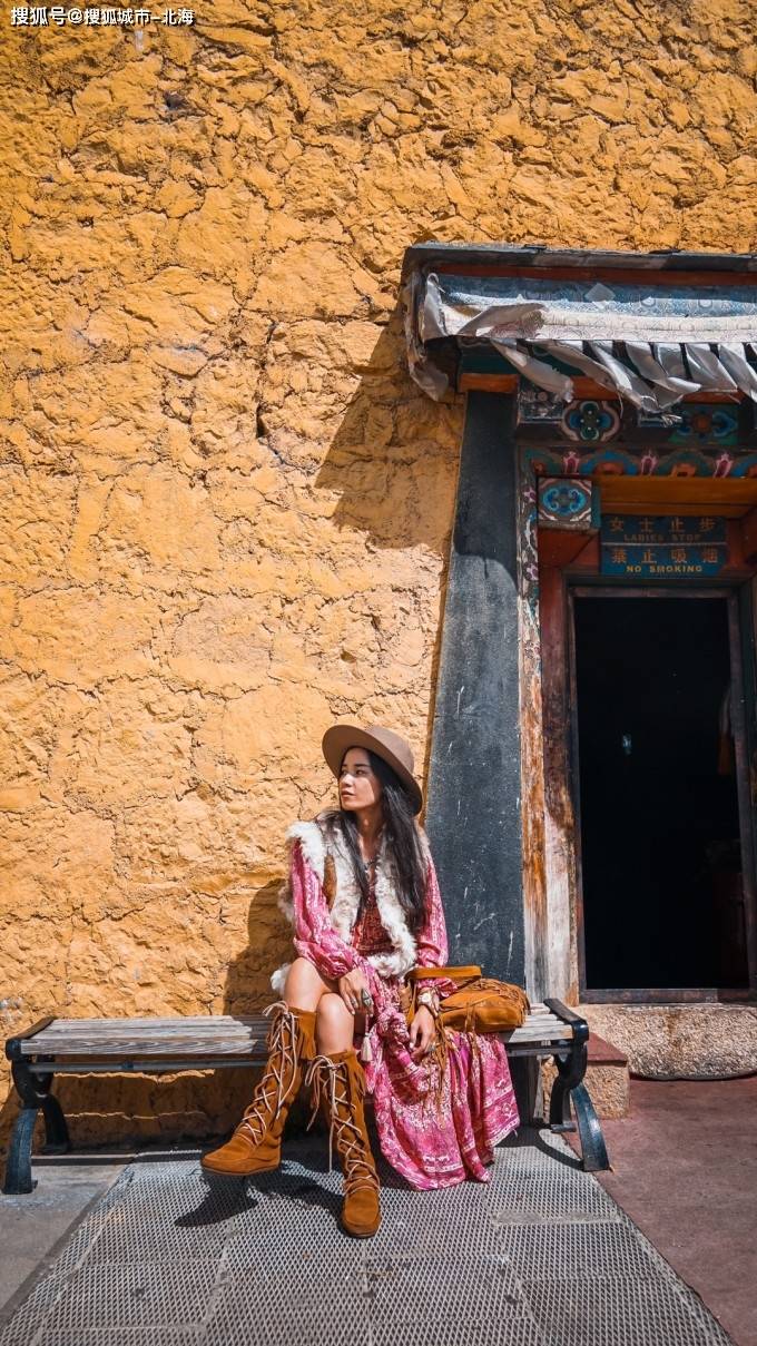 市内交通:公交,出租车,地铁,租车,景区大巴.