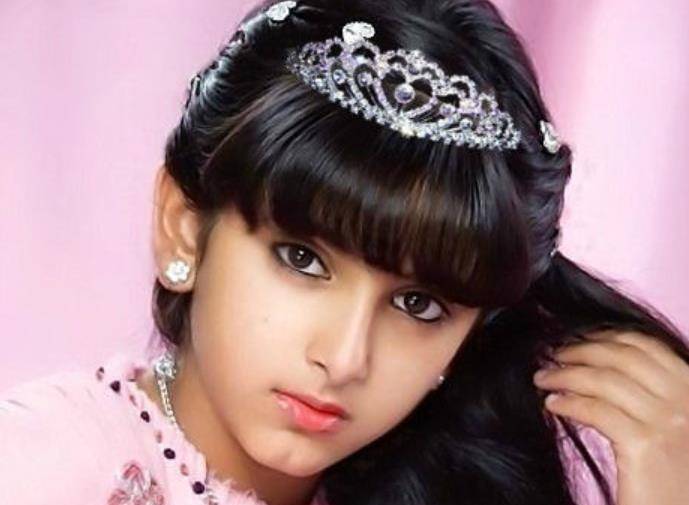 迪拜最美公主:大眼睛长睫毛宛如芭比娃娃,18岁嫁王子成生育工具