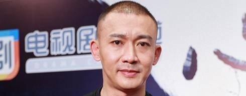 聂远与潘粤明牵手照让人笑哭,终于有男人牵手却不被说