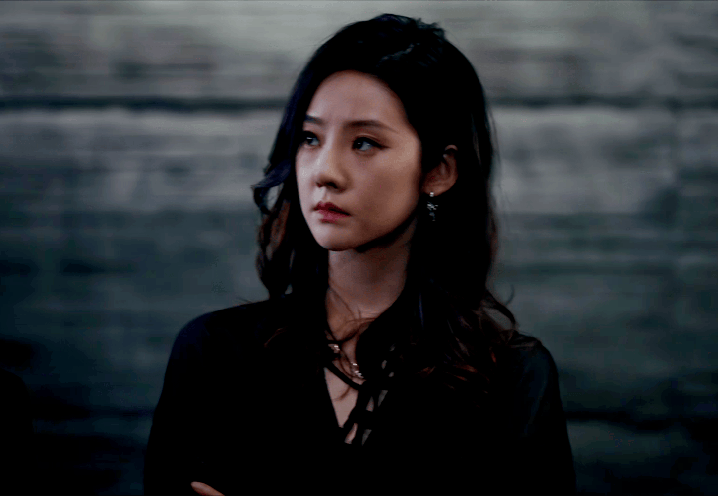 《新生》直到萱儿成为男人床上玩物,费可都不知,为何萱儿放过他