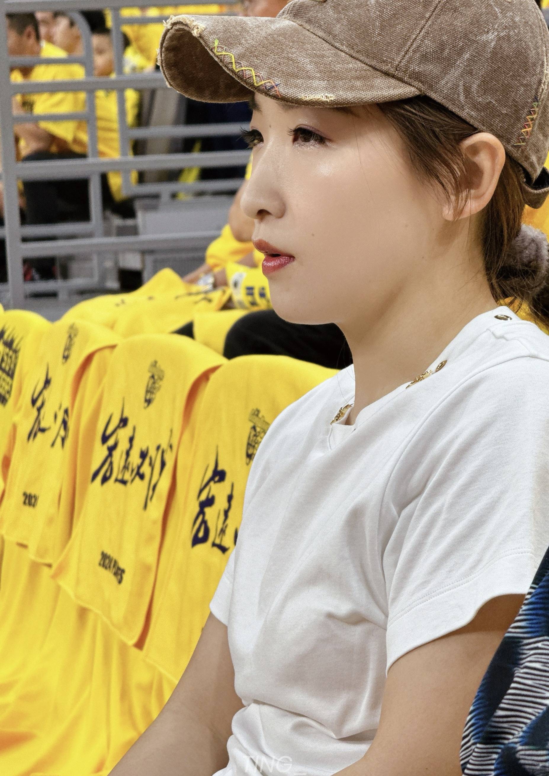 恶劣!刘诗雯看cba比赛支持广东,遭辽宁球迷网暴,小枣太无辜