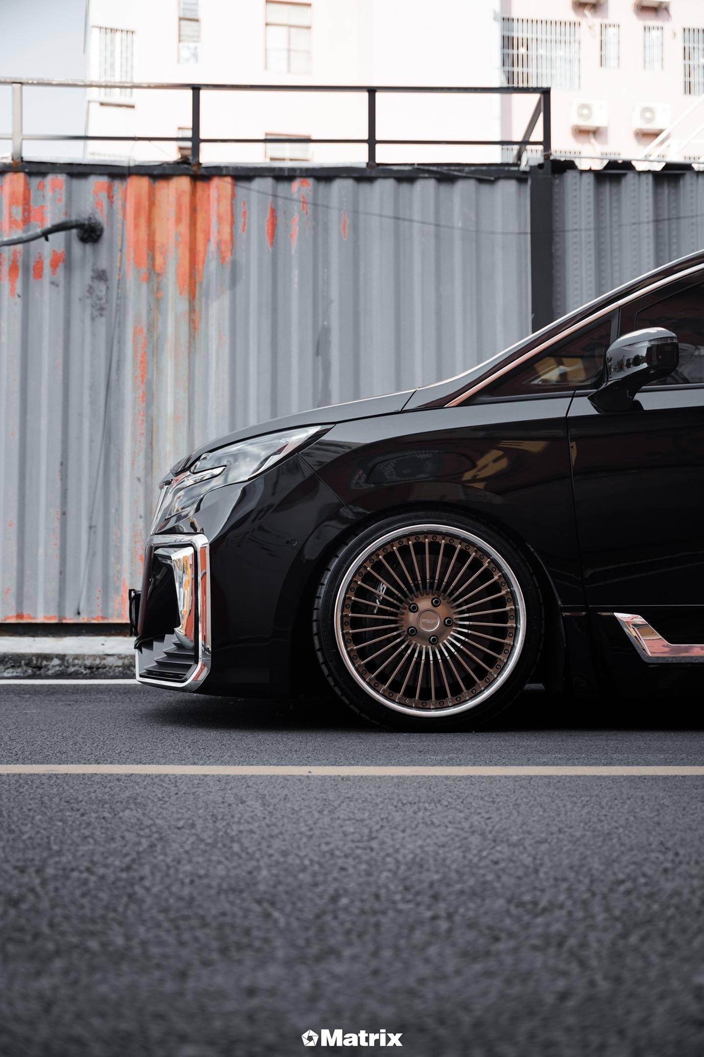 别克gl8装贴matrix矩阵黑武士改色膜,这黑武士你受得了吗