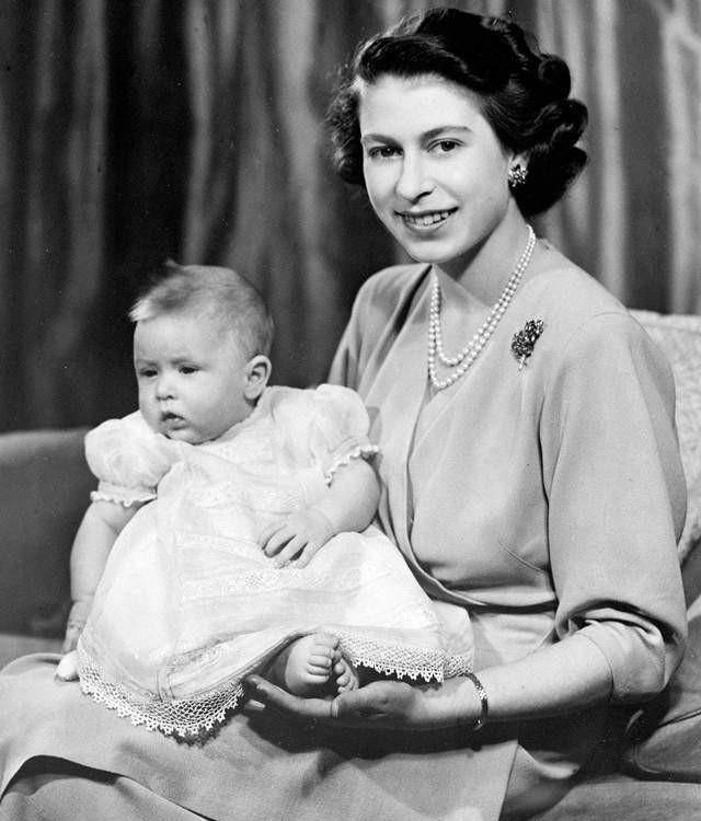 帕特.柯克伍德是菲利普亲王第一个有名有姓的情人.