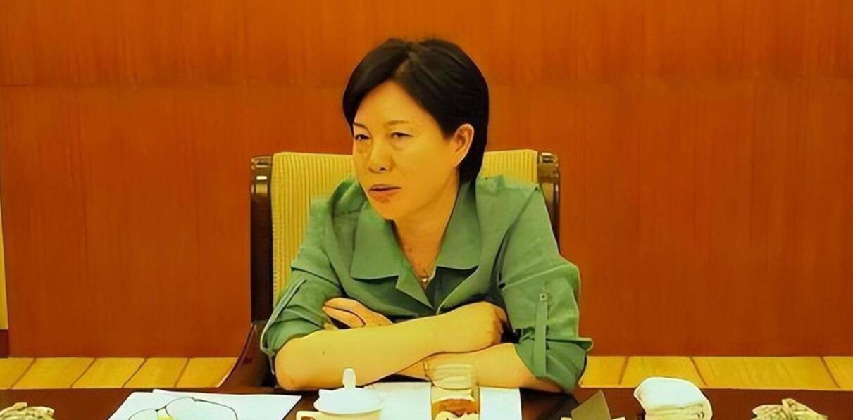 张美芳,终为自己的"贪财好色"付出了代价_江苏省_中纪委_银行
