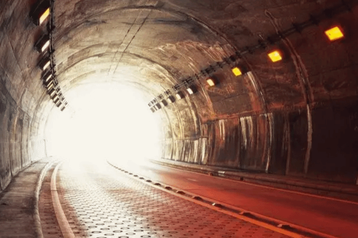 李朝阳:隧道中挥洒青春汗水