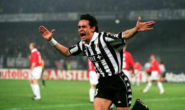 意大利足球传奇:三位杰出前锋的评选