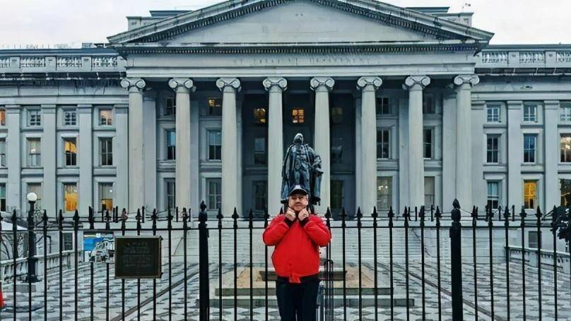 很多高校教师在接受采访的时候,坦言孔庆东的言行举止确实不符合高校