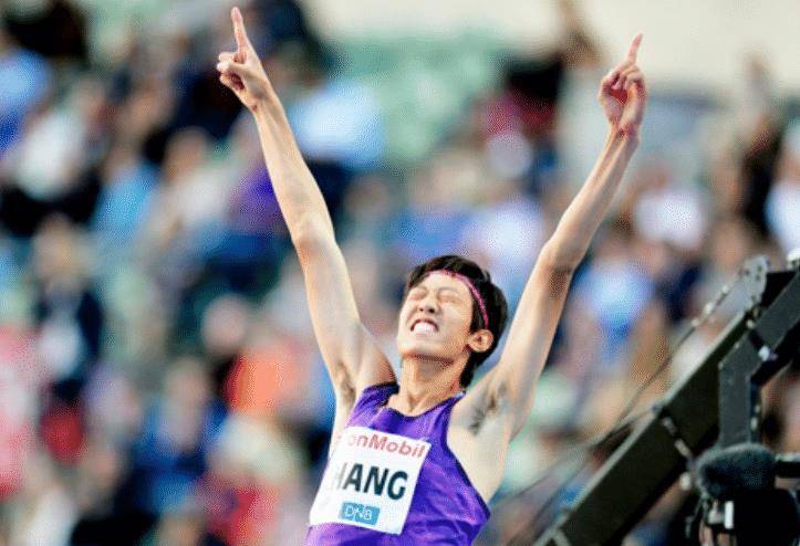 跳高冠军张国伟,退役当"龙吸水"网红,真是"自甘堕落"吗?