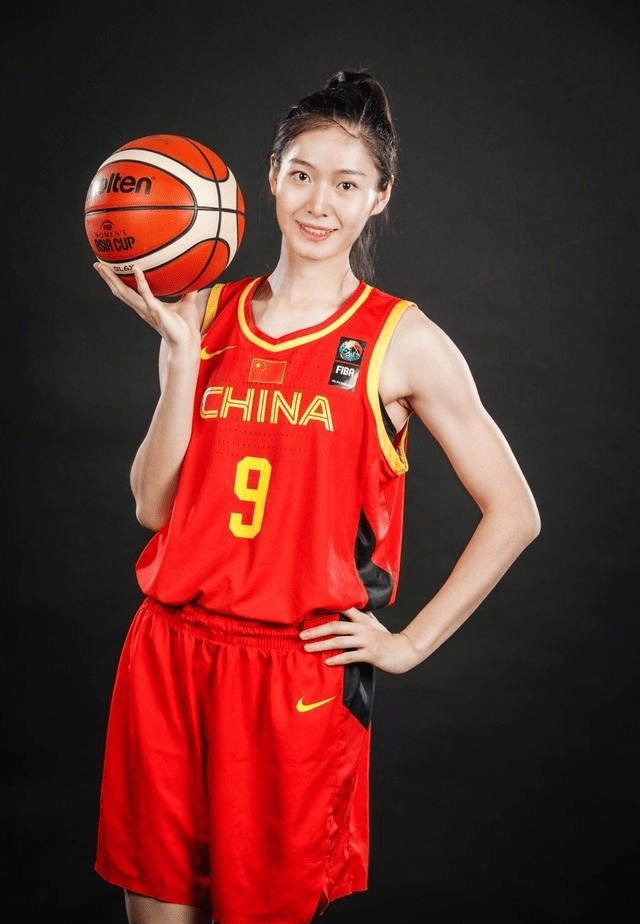 女篮新星郭子瑄,颜值与实力并存,新一代女神崭露头_篮球_未来_wcba