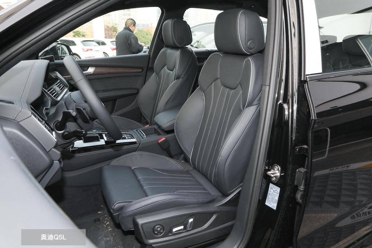 预算40万左右就落地,究竟选顶配奥迪q5l,还是次高配宝马x3?