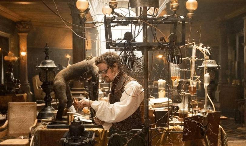 此人囤积6000升尿液,想要从中提炼黄金,意外发现一元素改变世界