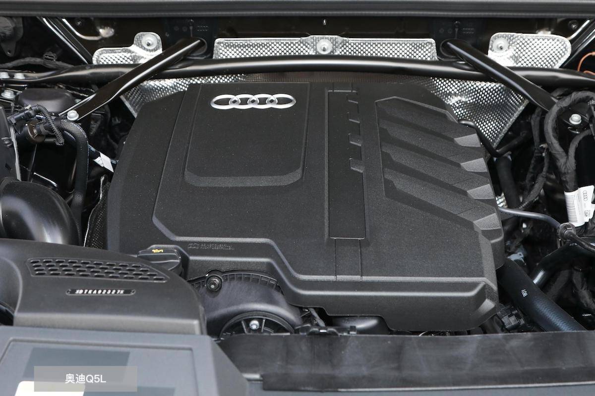 预算40万左右就落地,究竟选顶配奥迪q5l,还是次高配宝马x3?