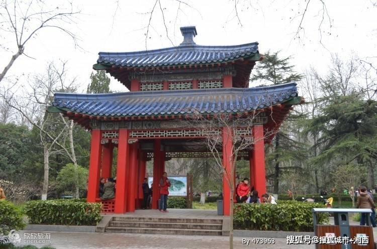  p>南京6月旅游推荐中山陵,明孝陵,紫金山,南京博物院和夫子庙等景点.