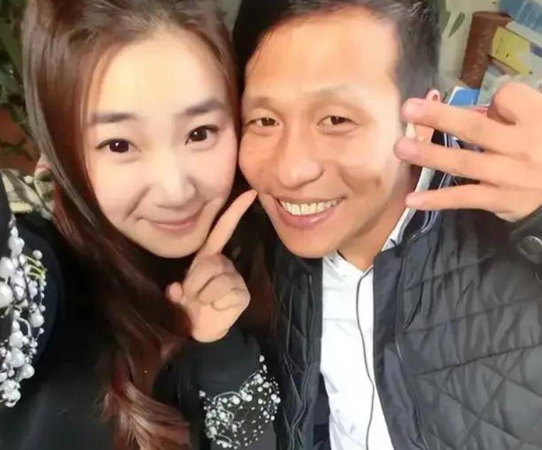 演员宋小宝:成名后分手霍晓红,再婚娶粉丝王雪,如今怎么样了?