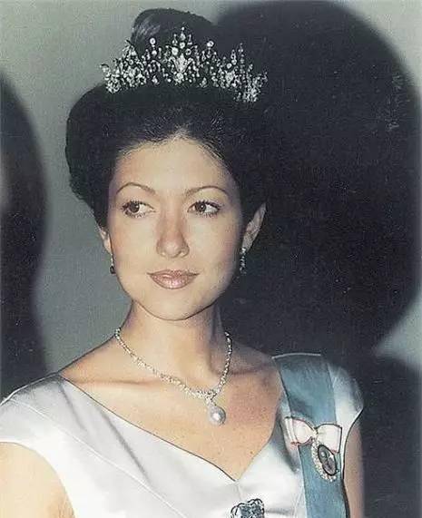王室对于这件事非常惋惜,所以他们保留了文雅丽的王妃头衔.