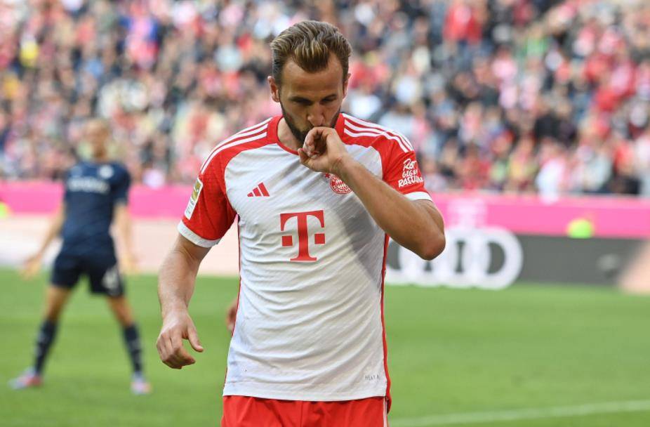 曼联名宿心疼凯恩:44球生涯最佳,怪拜仁太坑_进球_决赛_赛季