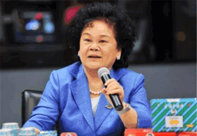 13岁进工厂,33岁成厂长,用30万美元骗罗纳尔多代言,今成女老赖_江佩珍