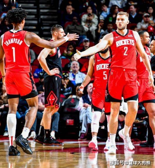 800万 1200万年薪!火箭队双塔组合太强悍,斯通重组内线禁飞区