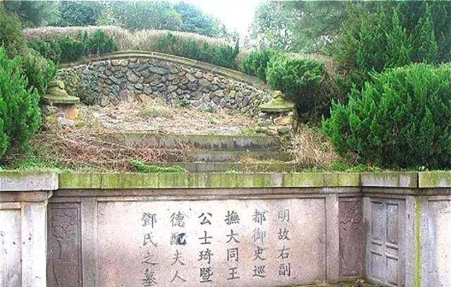 春秋时期,西门豹一生为官,清正廉洁,破除了"河伯娶媳妇"的封建迷信