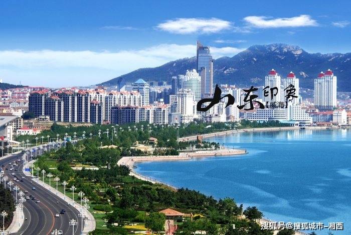 银滩旅游度假区位于山东威海乳山市东南海岸,东接威海,北临烟台,西近